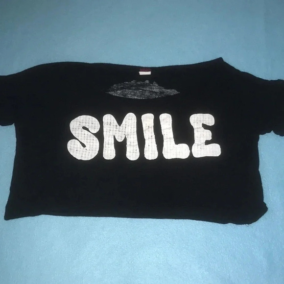 BLUSH “SMILE” lightweight crop top short sleeve distressed style Y2K size S - Picture 1 of 7